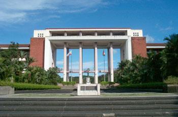 フィリピンの大学・UP・University of the Philippinesの正門