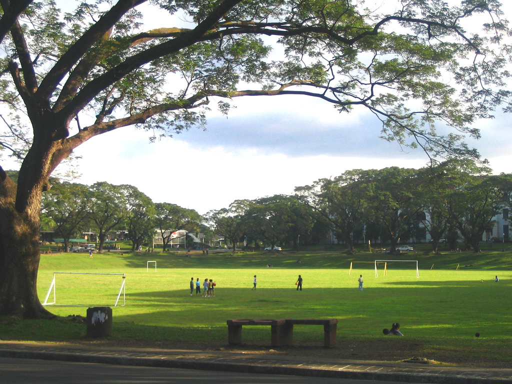 フィリピンの大学・UP・University of the Philippinesのグラウンド